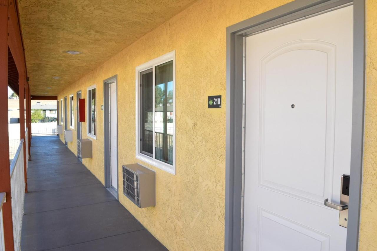 Mojave Inn Victorville Exterior photo