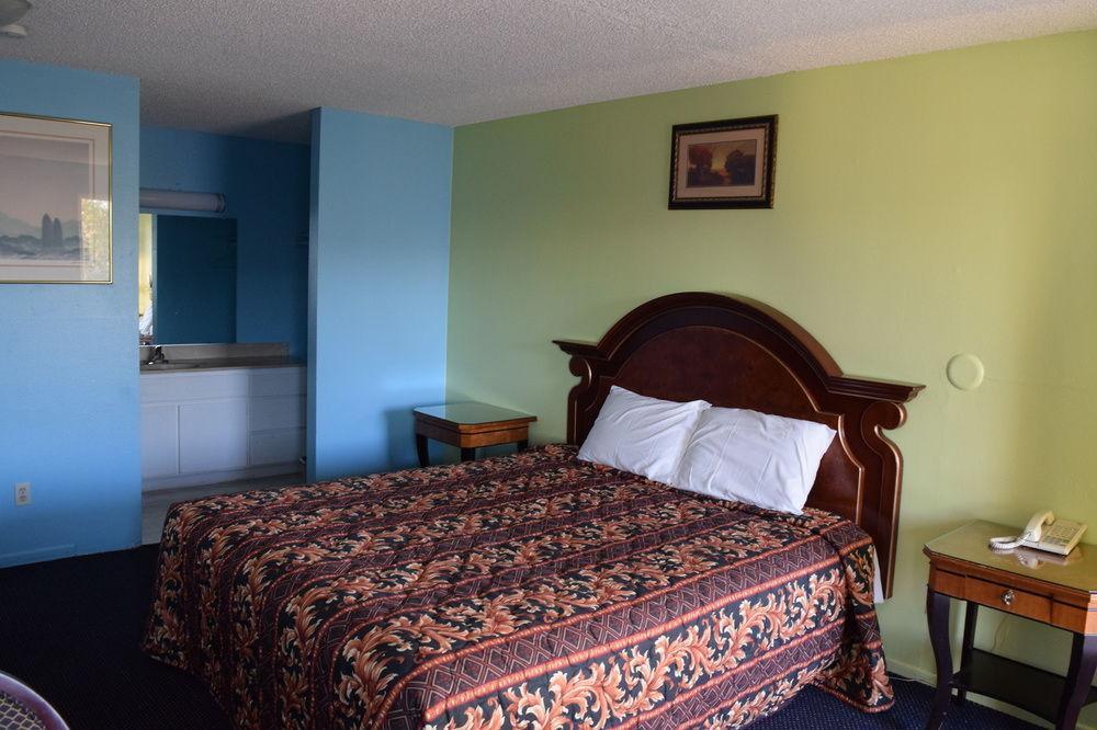 Mojave Inn Victorville Exterior photo