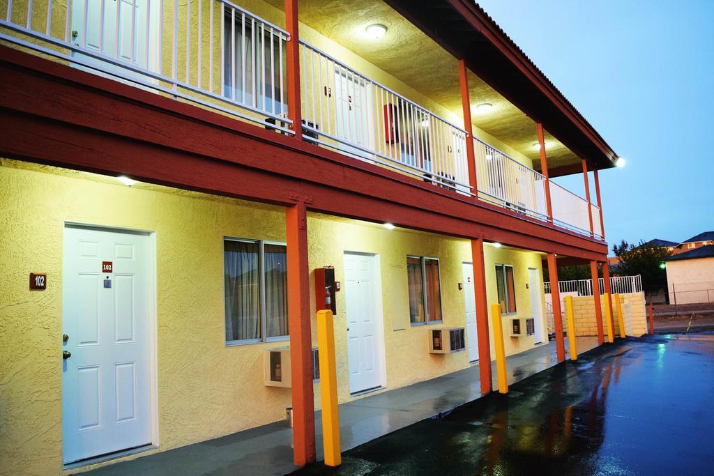 Mojave Inn Victorville Exterior photo