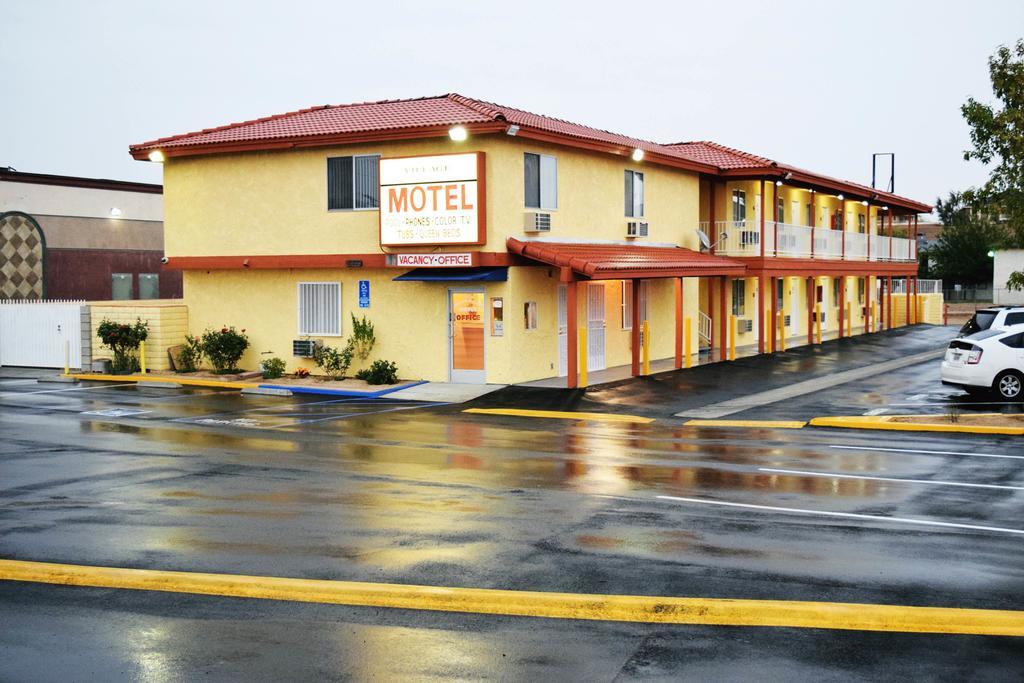Mojave Inn Victorville Exterior photo