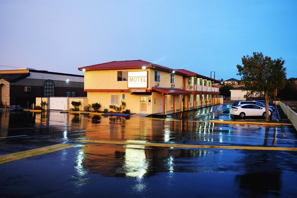 Mojave Inn Victorville Exterior photo